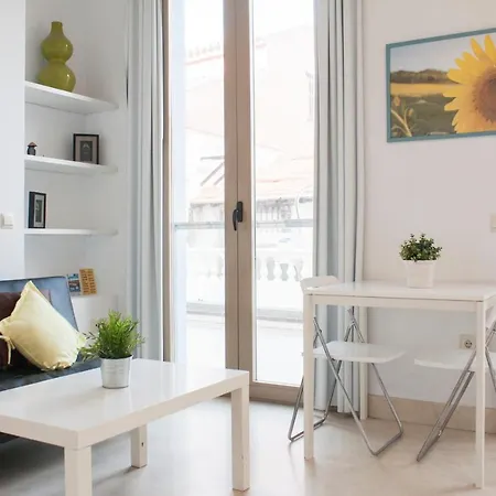 Bright Studio In The Heart Of Apartment *