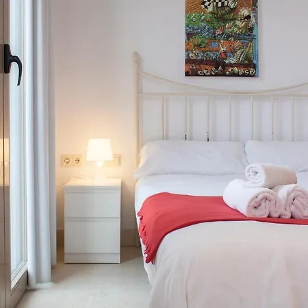 Bright Studio In The Heart Of Apartment